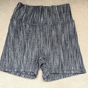 P’tula - The Peak Short: 4"